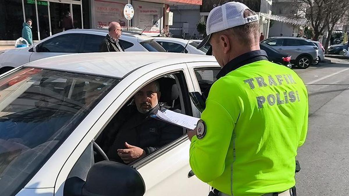 Adana'da dron destekli trafik uygulaması: Yayaya yol vermeyince ceza kesildi, ‘Siz şaka mısınız ağabey’ dedi