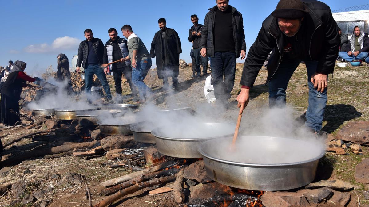 Şanlıurfa'da çiftçiler, yağmur duasına çıktı