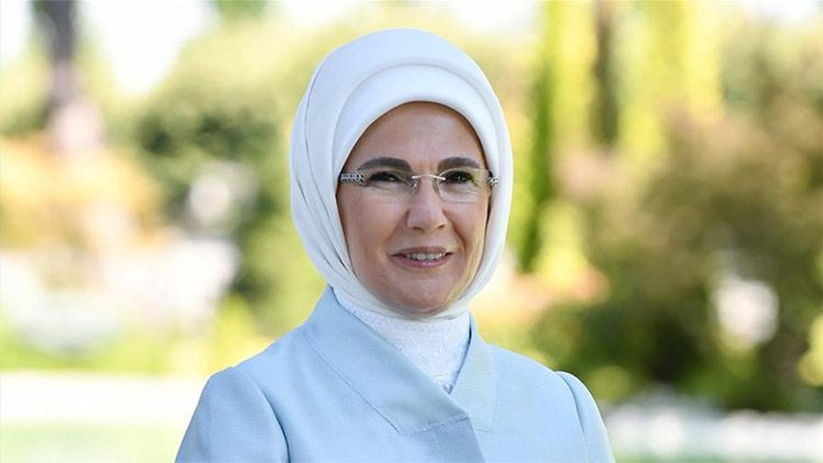 Emine Erdoğan'dan kandil mesajı