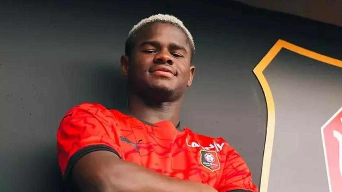 Fenerbahçe'nin yeni transfer hedefi Mikayil Faye!