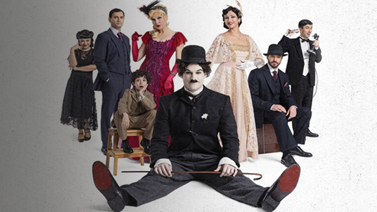 Londra’nın yoksul mahallelerinden Hollywood’un zirvesine… Charlie Chaplin’in öyküsü sahnede