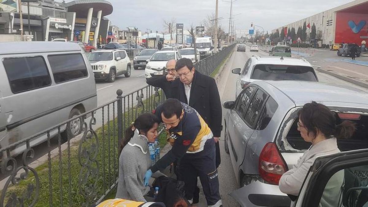 Çanakkale Belediye Başkanı zincirleme kazaya karıştı