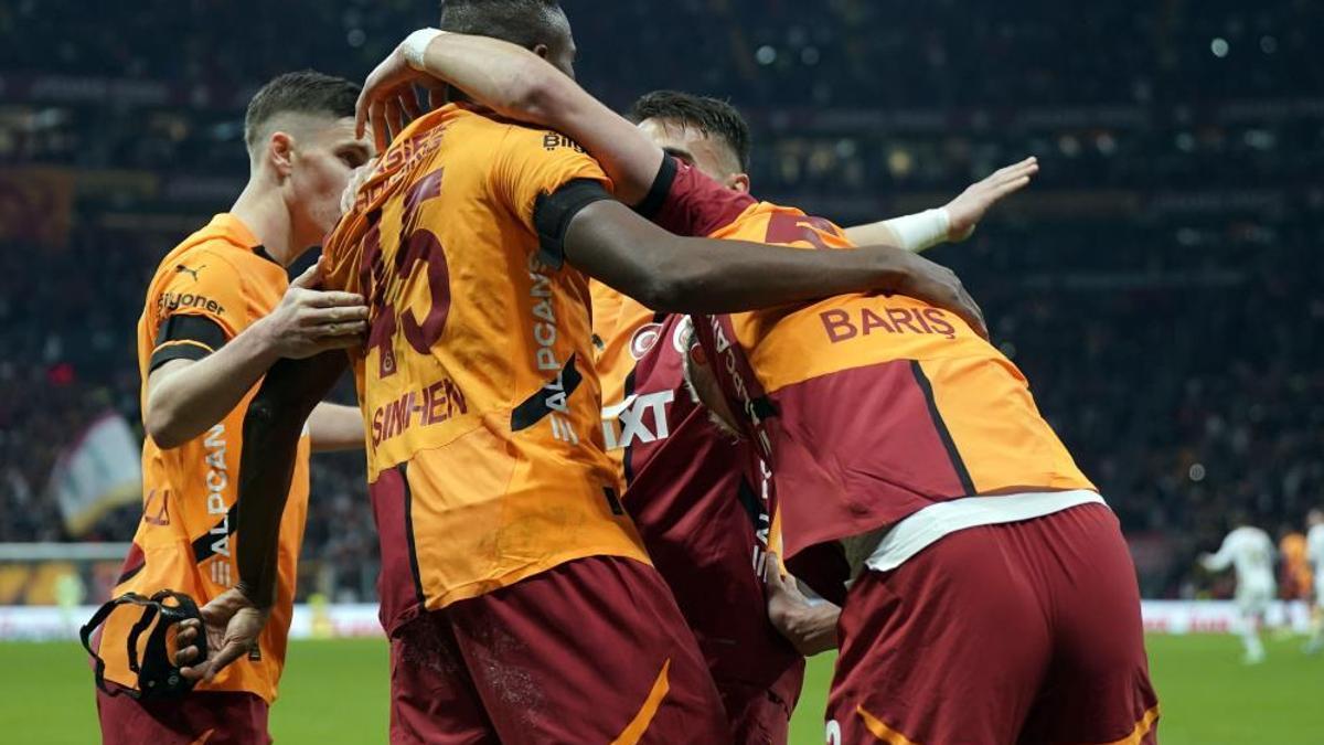 Galatasaray'a Avrupa'da Ajax çelmesi! Muhtemel rakipler belli oldu