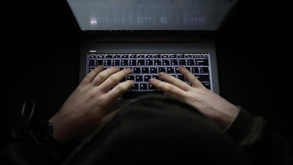 Siber zorbalıkla böyle mücadele ediliyor: Bir telefon kadar uzaklıkta