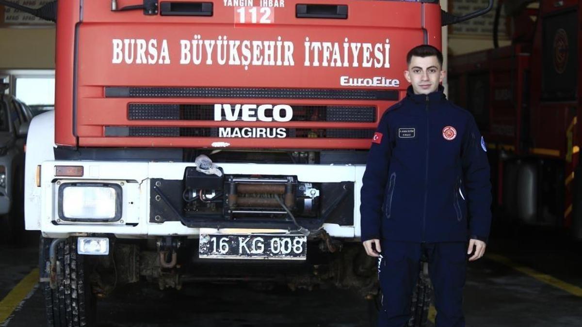 4 yaşında poz verdi, 18 yıl sonra göreve başladı