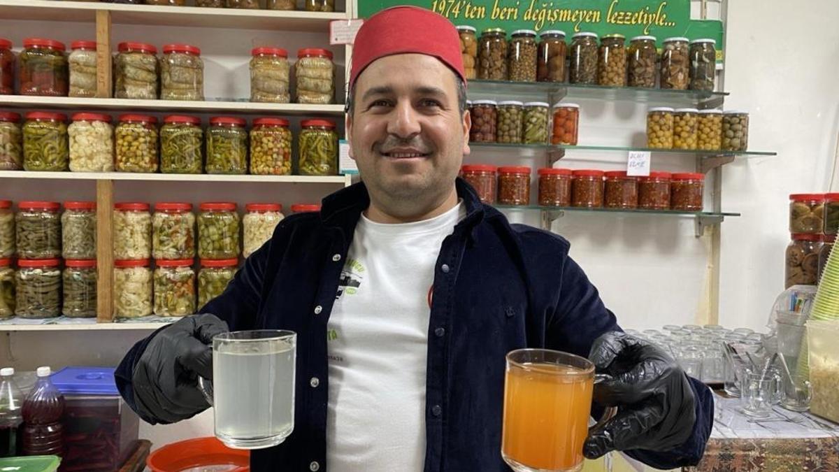 Kayserili turşucu: Acılı turşu suyu boğazdaki yanmayı hastalık ilerlemeden bitiriyor