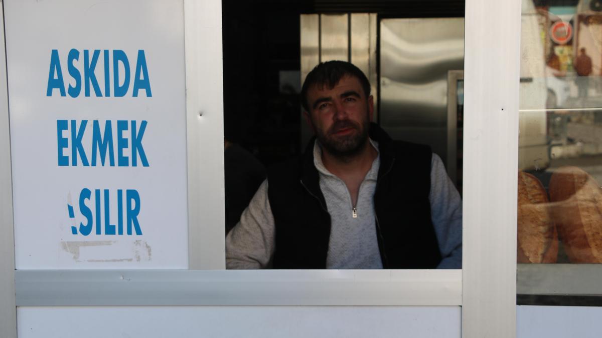 Yüksekovalı esnaf, 'askıda ekmek' uygulamasıyla günde 200 ekmek dağıtıyor