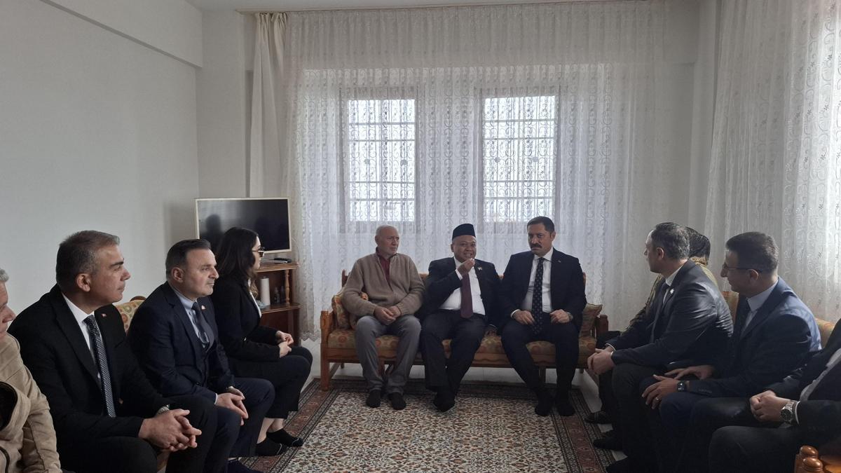 Hatay'da depremzedeler için yapımı tamamlanan Endonezya Köyü için tören