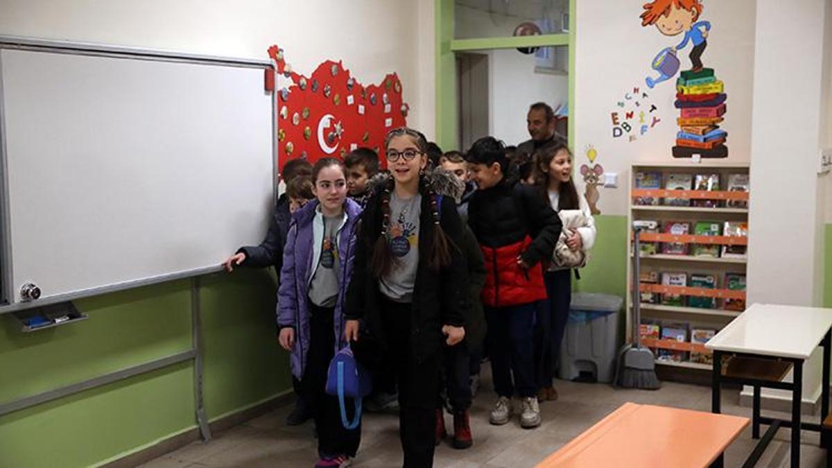 Çocuklar hayal etti ağabeyleri yaptı! Kastamonu'da Okula gelen öğrenciler değişim karşısında şaşkına döndü