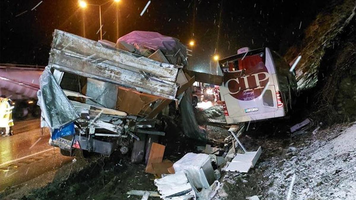 Samsun ve Antalya'da yolcu otobüsleri kaza yaptı: Ölü ve yaralılar var!