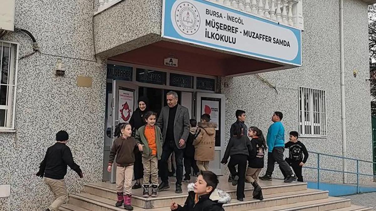 Sınıf öğretmeniyle aynı okulda meslektaş oldu! Bursa'da Melike öğretmen atandığı okulda büyük bir sürprizle karşılaştı