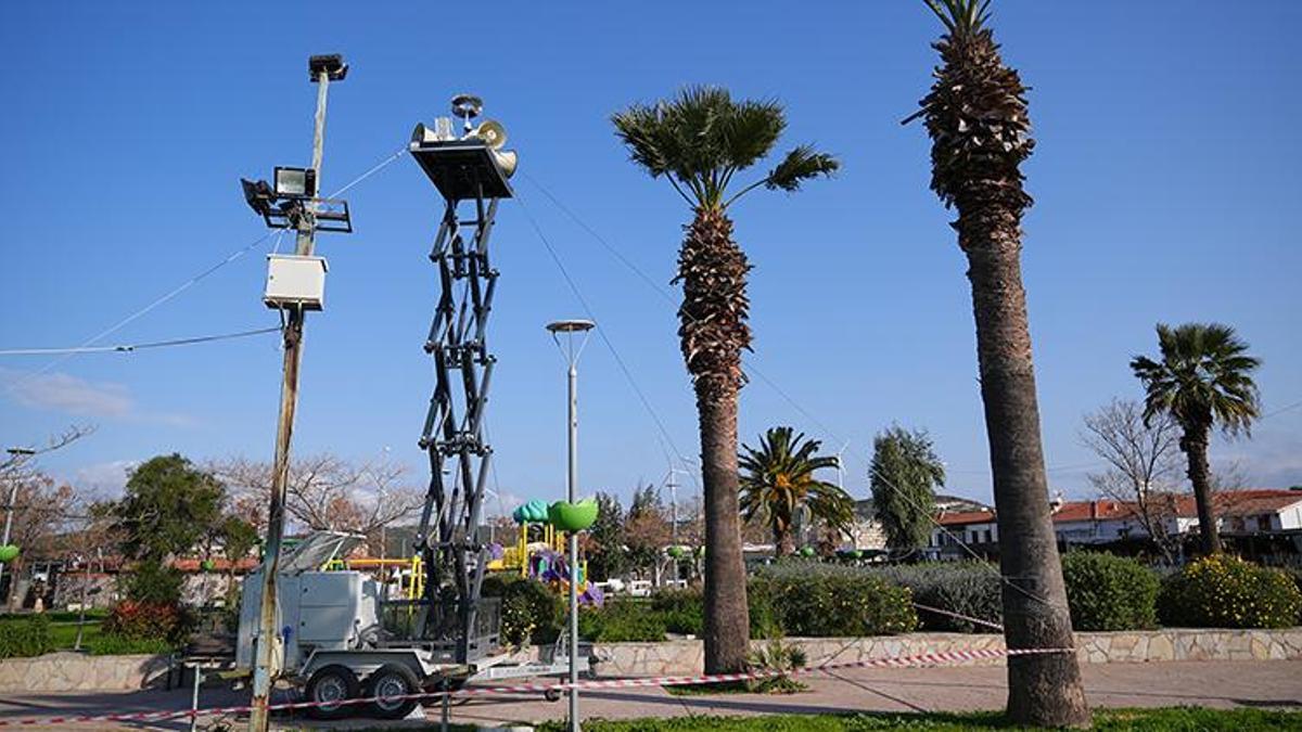 İzmir'de sirenler kuruldu! Ege'deki deprem ve tsunami uyarıları çerçevesinde tedbirler alınmaya başlandı