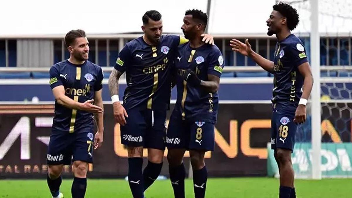 Gol düellosunda kazanan Kasımpaşa oldu