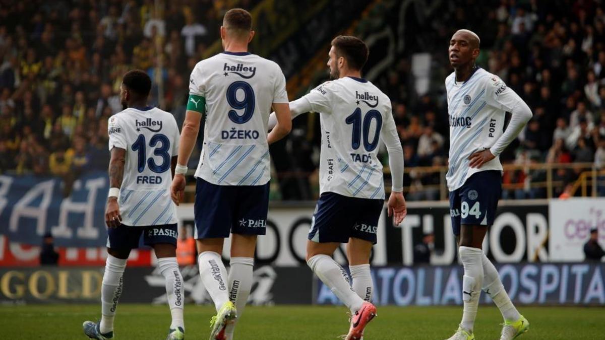 Fenerbahçe, Alanya'da ilk yarıdan fişi çekti