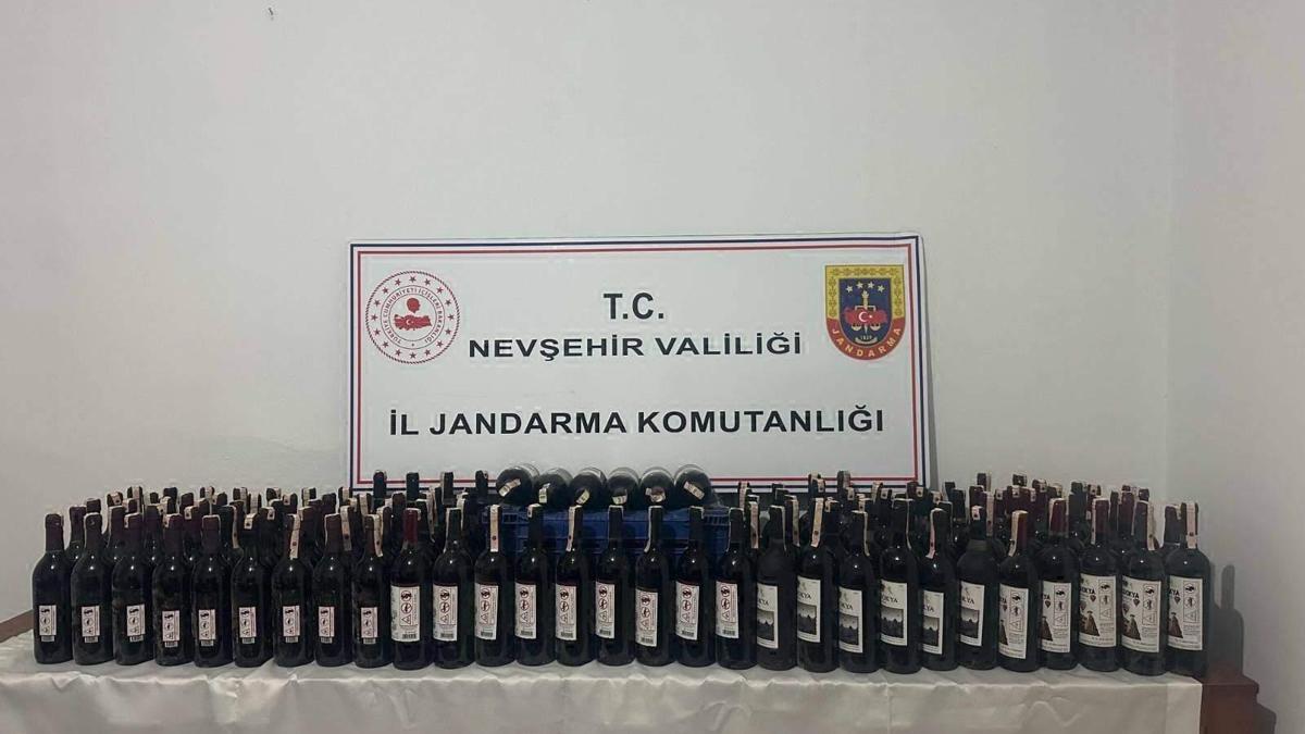 Nevşehir'de 105 litre kaçak şarap ele geçirildi