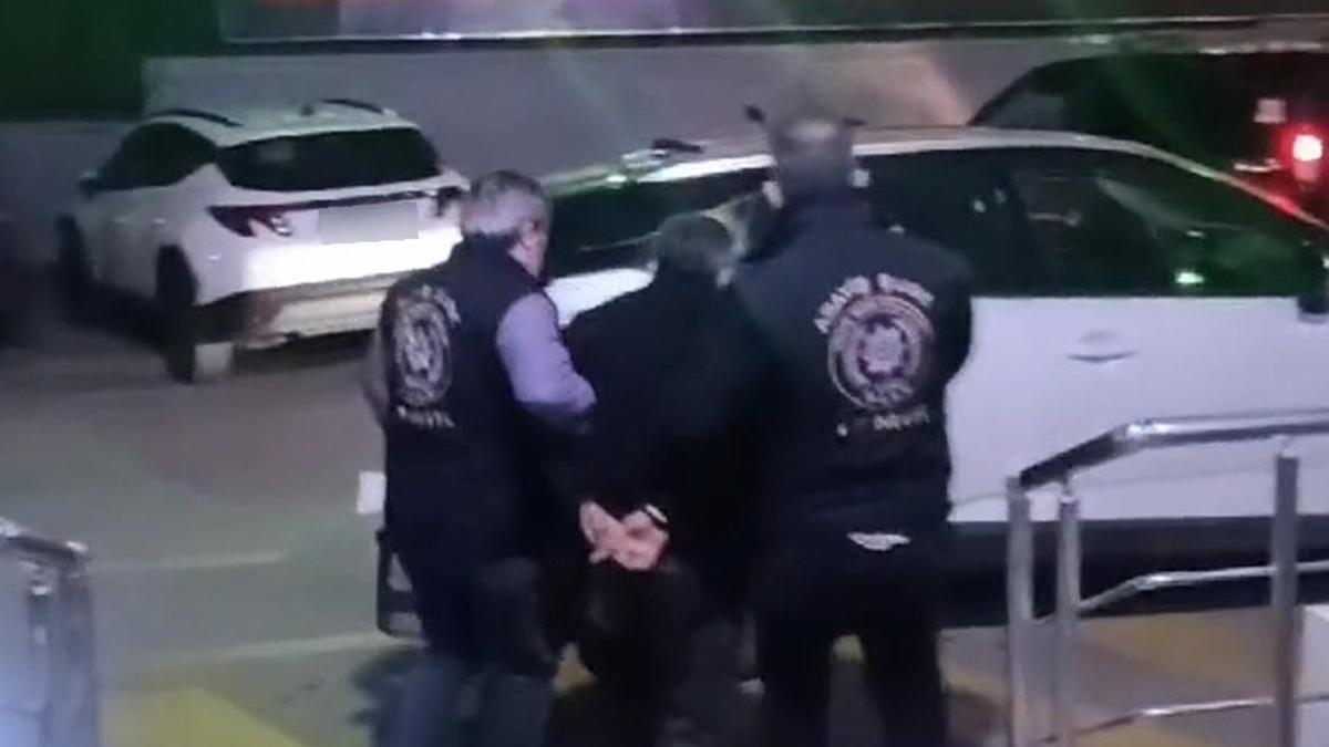 İzmir'de 39 yıl 5 ay hapis cezası ile aranan firari hükümlü yakalandı