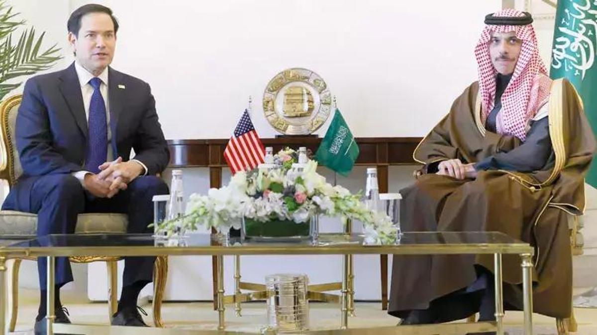 Rus ve ABD heyeti, Riyad'da ikili görüşmelere başladı