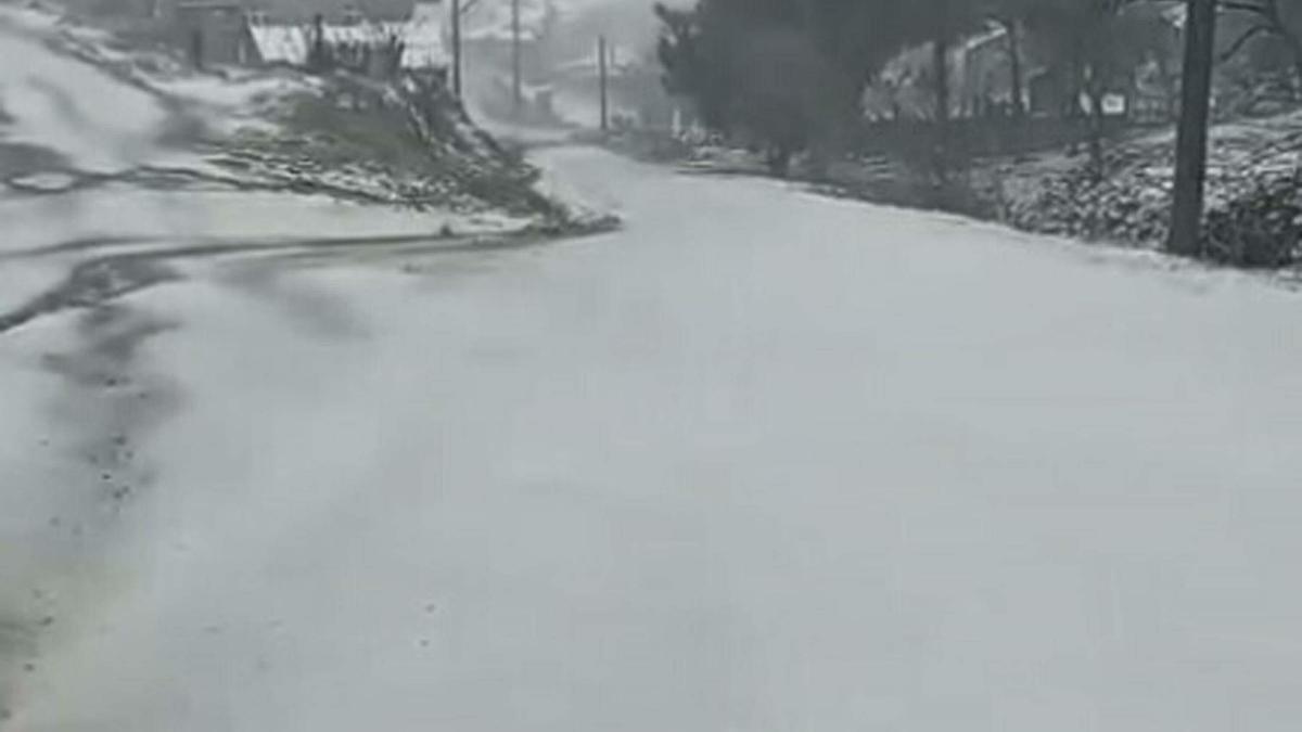 Çanakkale'nin yüksek kesimlerinde kar yağışı