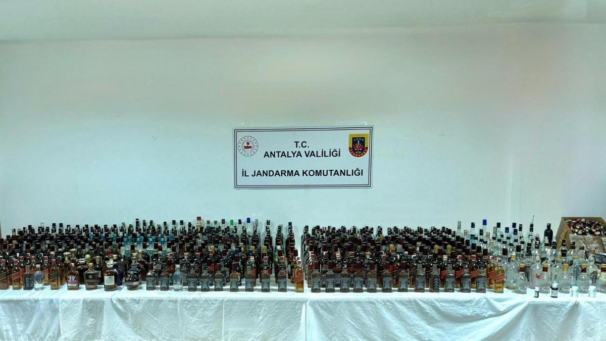Döşemealtı'nda 5 bin litre kaçak/sahte alkol operasyonu