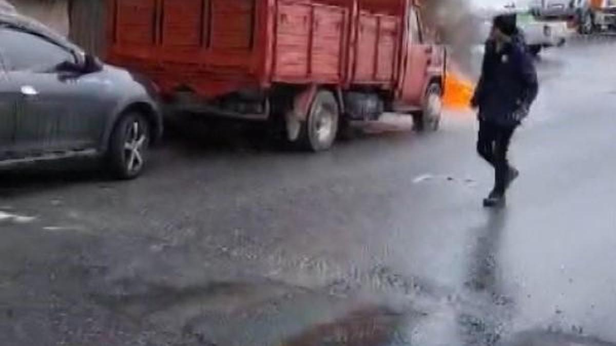 İstanbul- Başakşehir'de lastikçide çıkan yangın söndürüldü