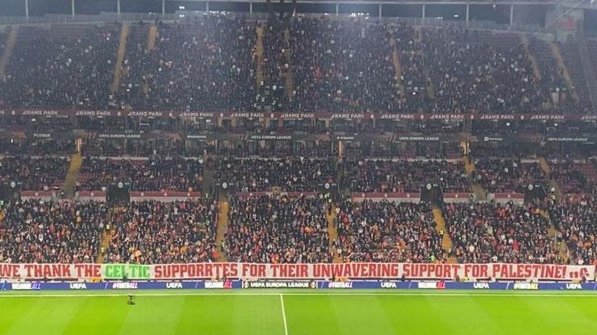 Galatasaraylılardan Filistin’e destekleri için Celticlilere teşekkür pankartı