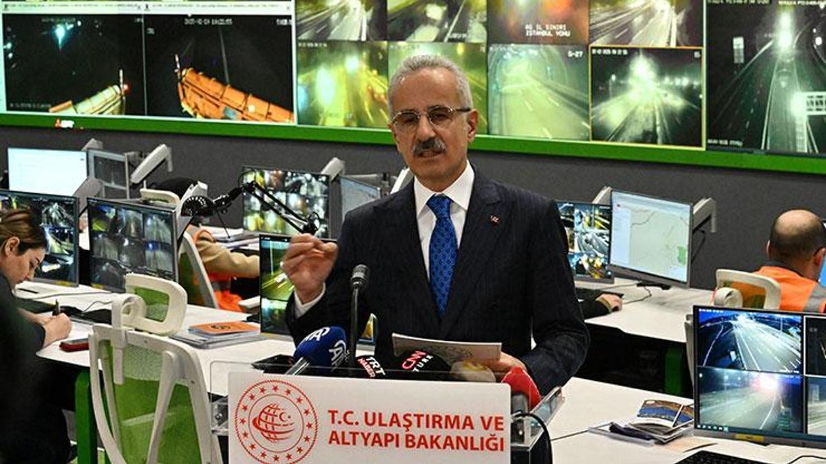 Bakan Uraloğlu açıkladı: İstanbul'da uçak seferlerinde yüzde 40 erteleme olacak