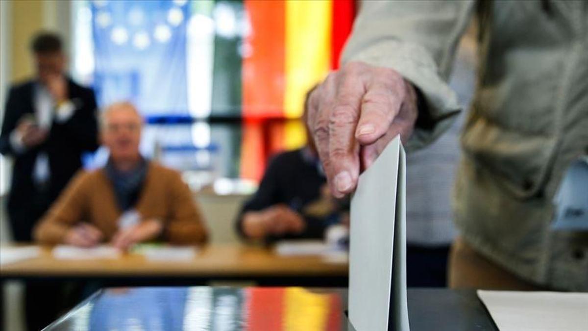 Almanya'da seçim! Sandık çıkış anketi açıklandı