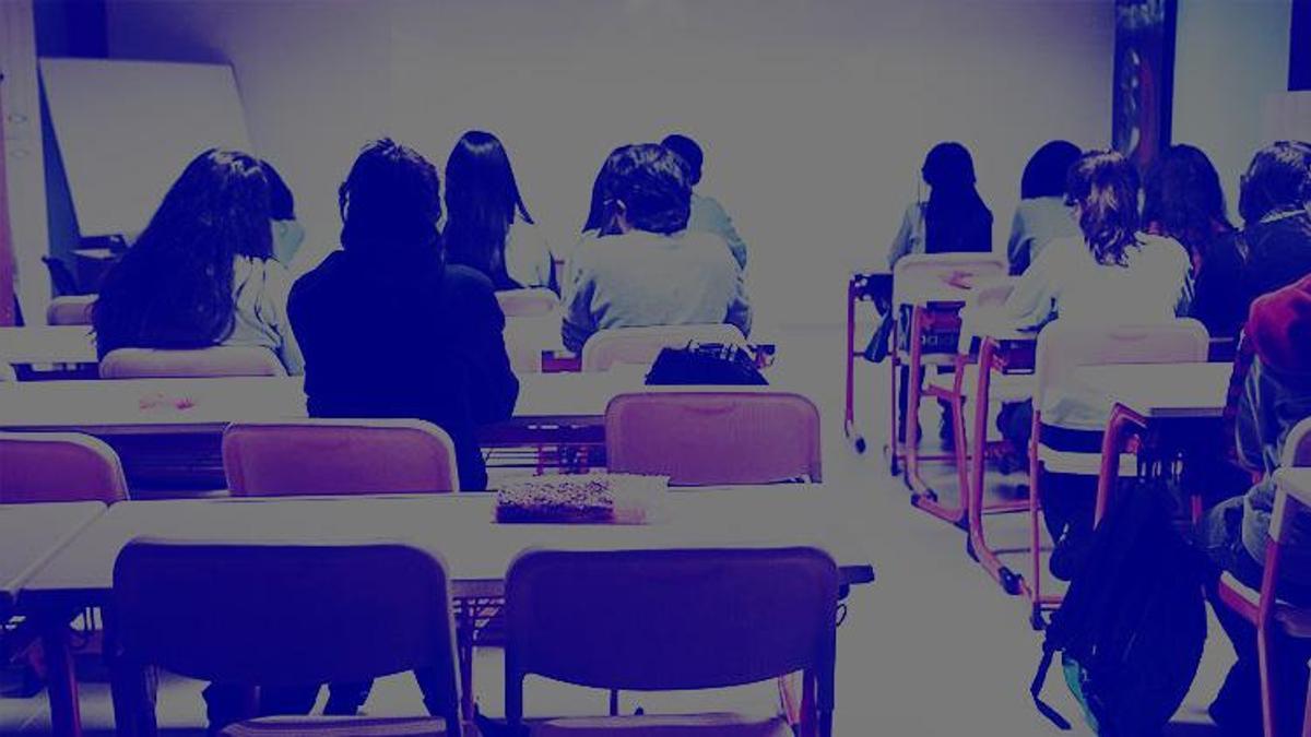Öğrencilere müstehcen görüntüler izleten öğretmene 21 yıl hapis cezası istendi