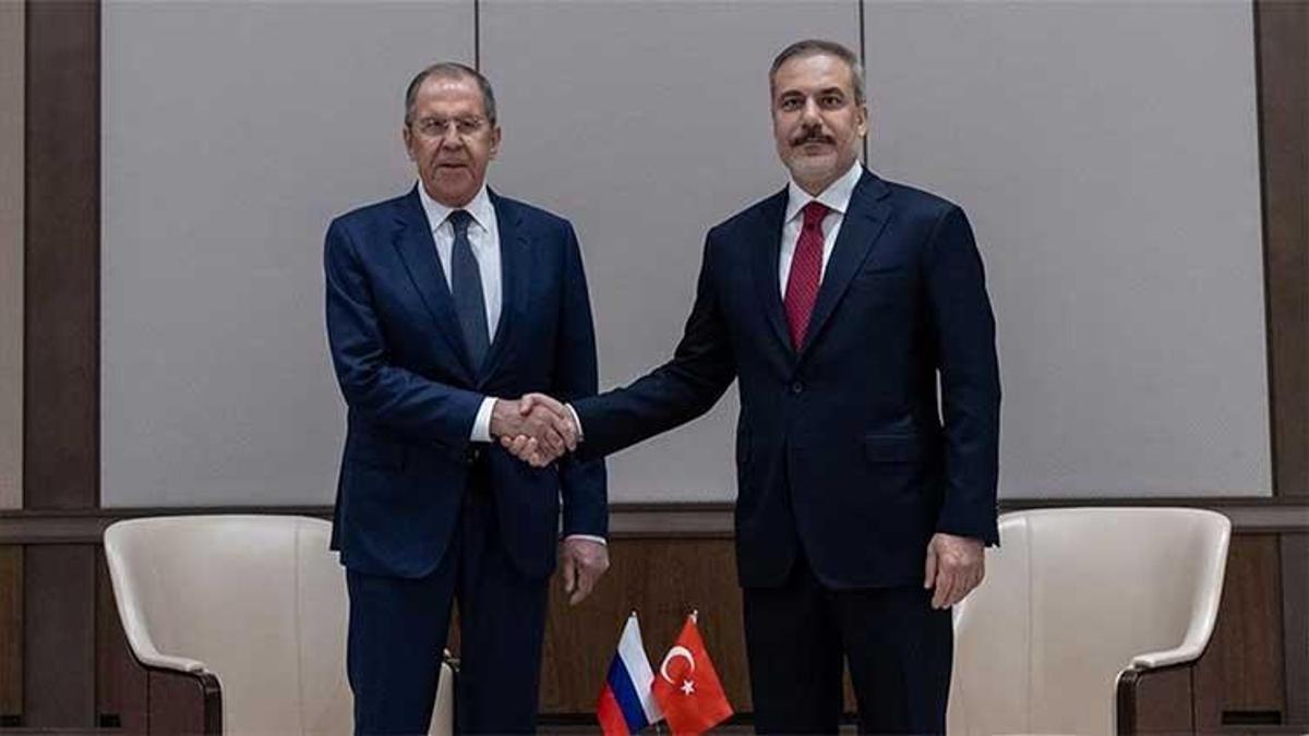Rusya Dışişleri Bakanı Lavrov: Rus ve ABD heyetleri yarın İstanbul’da bir araya gelecek