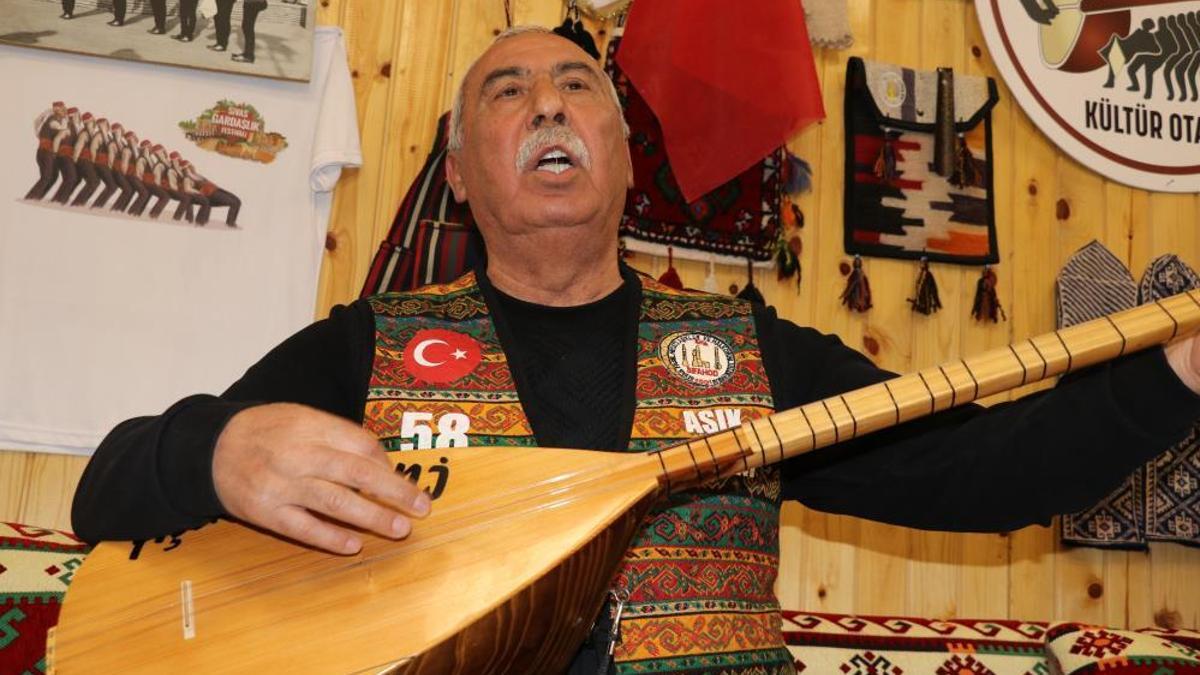 Lebdeğmez geleneğini artık çok azı icra ediyor! İki dudak arasına iğne koyarak yasak harfleri kullanmıyorlar