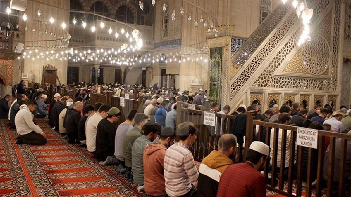 İLK TERAVİH NAMAZI VAKTİ: İlk Teravih Namazı kaçta ve ne zaman kılınacak? 2025 Ramazan ayının ilk Teravih Namazı hangi gün?