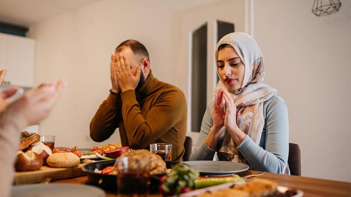 Yalan söylemek orucu bozar mı? Yanlışlıkla veya istemeden oruçluyken yalan söylemek orucu bozar mı? (Diyanet)