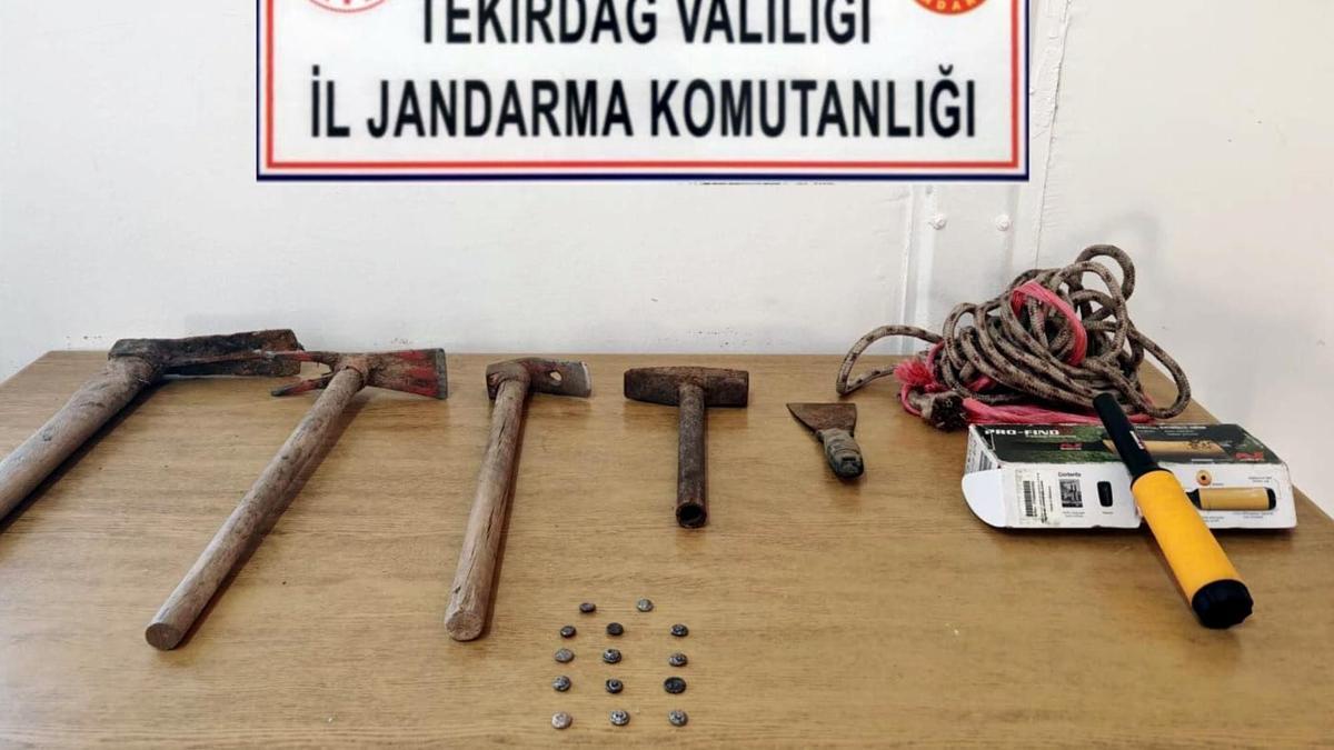 Şarköy’de sikke ve kazı malzemeleri ele geçirildi: 3 gözaltı