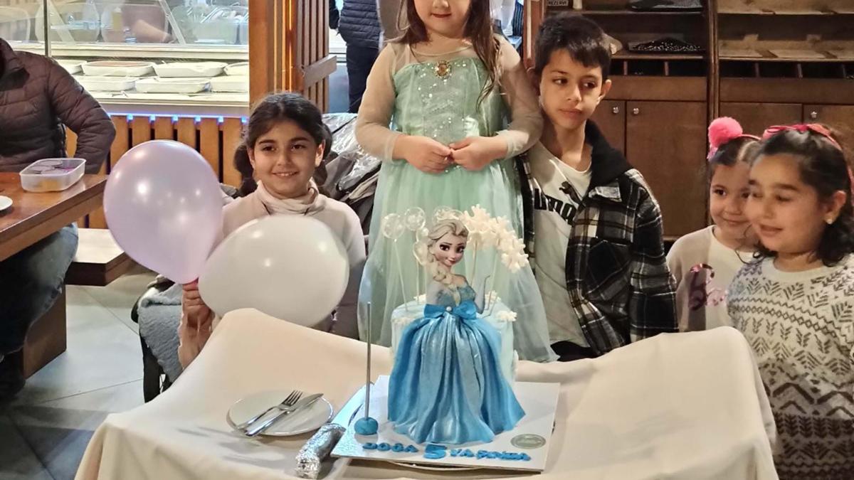 Şehit kızının doğum günü partisine polisler katıldı