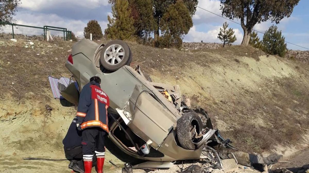 Kütahya'da, takla atan otomobilin sürücüsü öldü