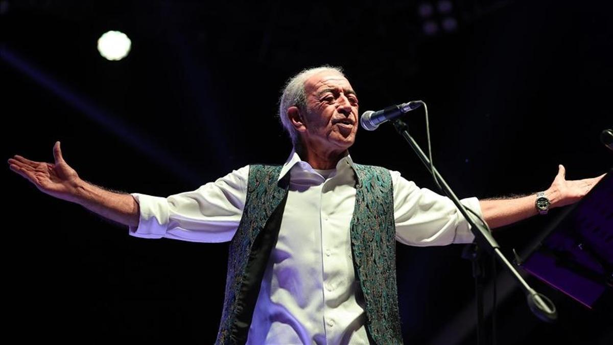 Ünlü sanatçı Edip Akbayram hayatını kaybetti