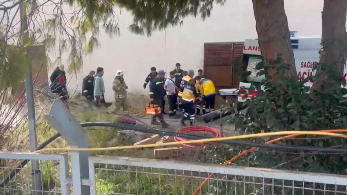 İstanbul - Bakırköy'de trafo merkezindeki patlamada 1 işçi ağır yaralandı