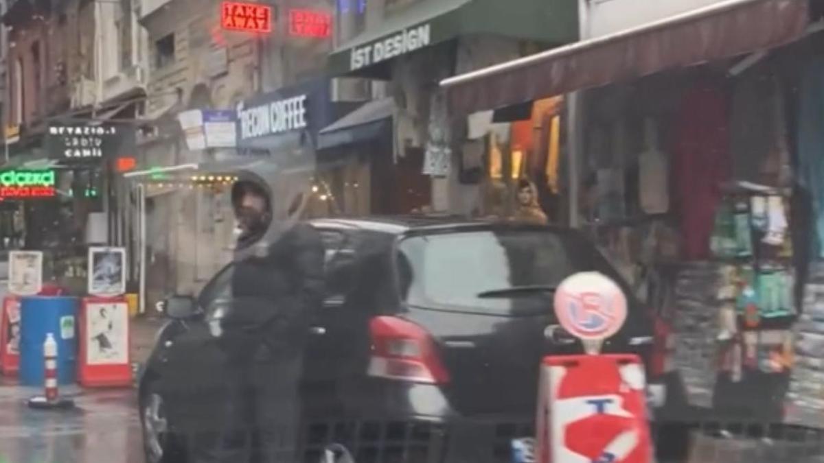 İstanbul- Karaköy'de korsan otoparkçılara denetim; üzerinden silah çıktı