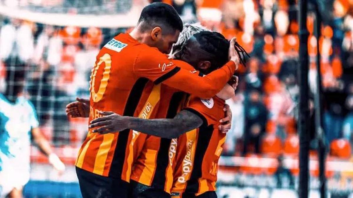 Kayserispor, Başakşehir engelini 3 golle geçti!