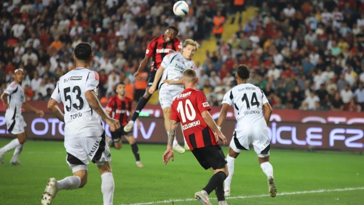 Beşiktaş'ın 4 maçlık serisini Gaziantep FK bozdu