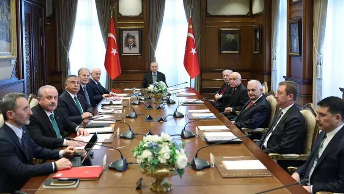 Cumhurbaşkanı Erdoğan başkanlığında Yüksek İstişare Kurulu toplandı