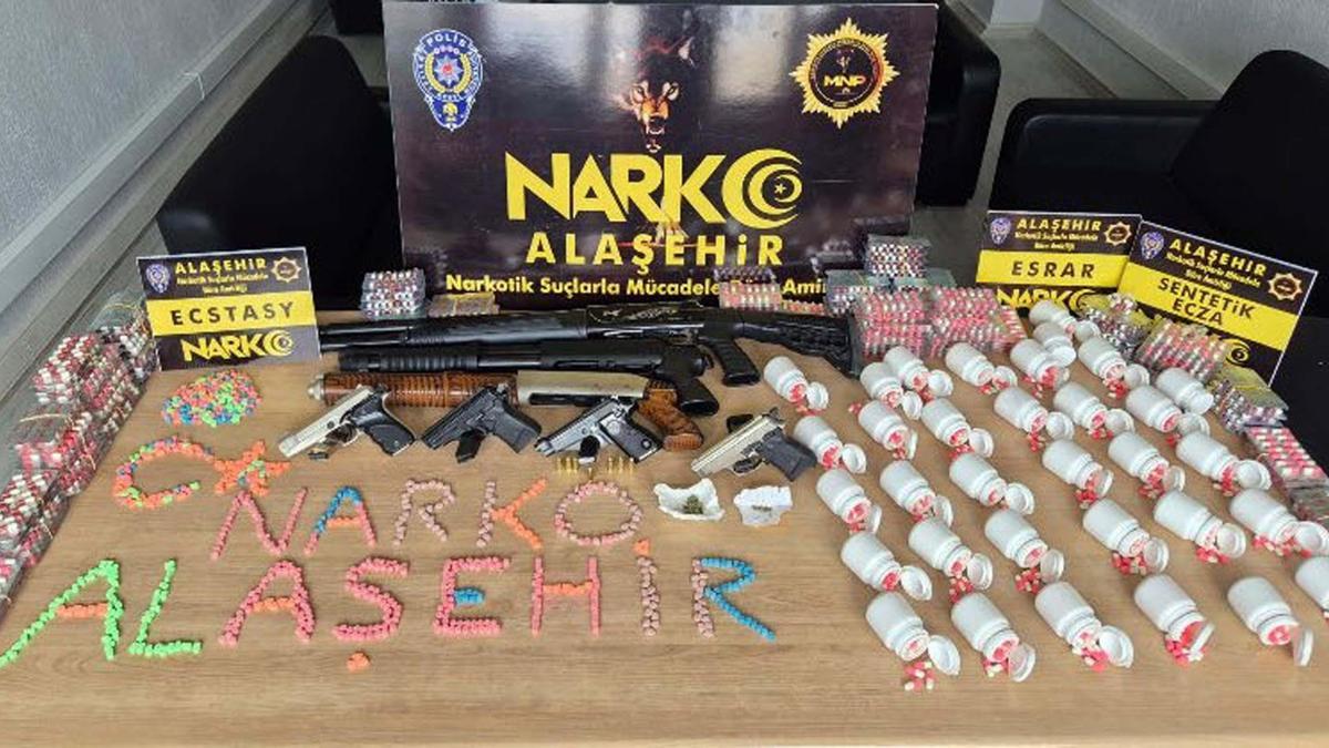 Manisa'da uyuşturucu satıcılarına operasyon; 2 tutuklama