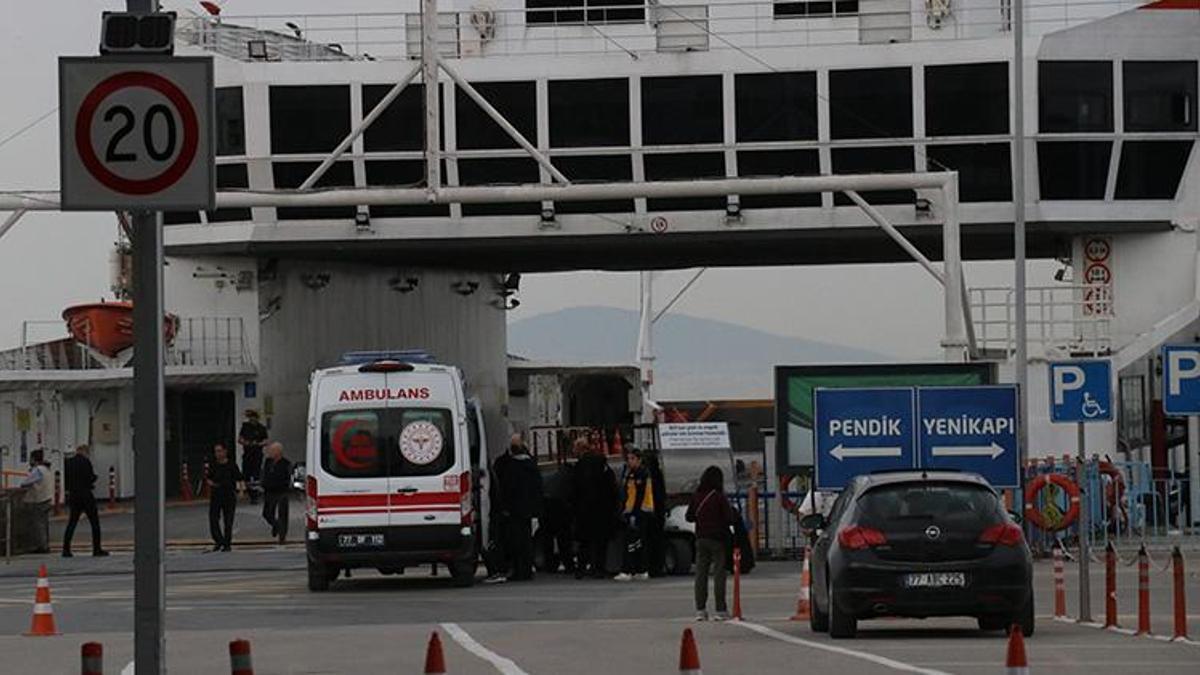 Feribot Yalova İskelesi'ne çarptı! Yaralılar var