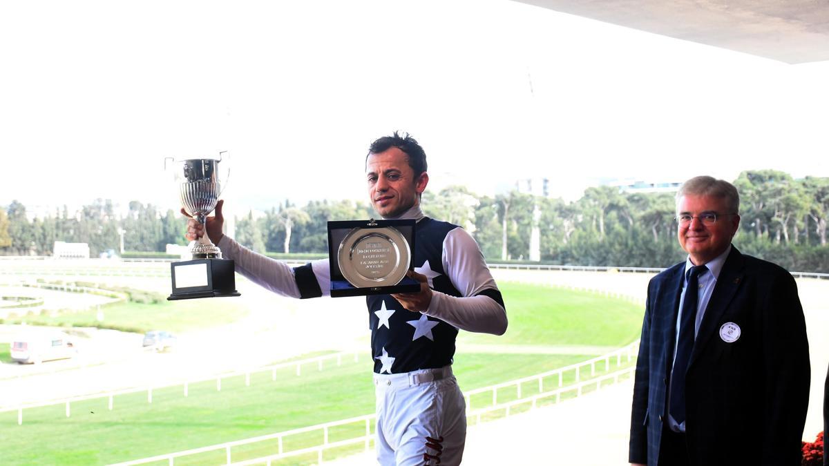 İzmir'de Ege Derbisi'nin kazananı Dapper Man oldu