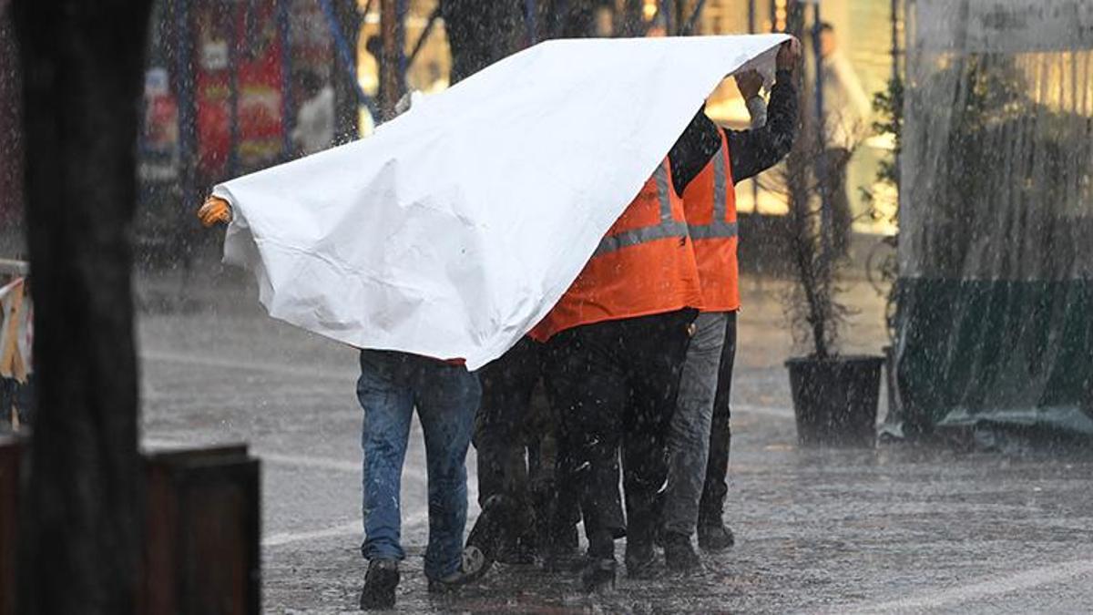 Edirne ve Kırklareli'nde sağanak ve dolu etkili oldu