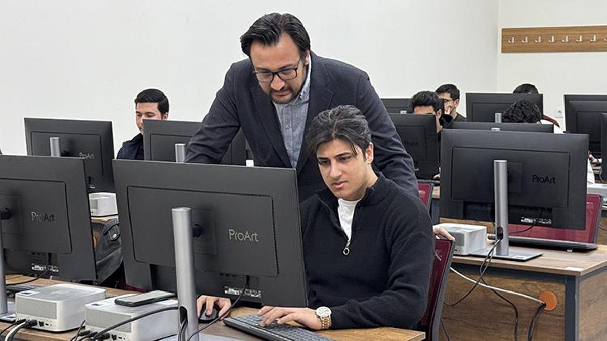 Dijital oyun tasarımında yeni yetenekler keşfediliyor: Kahramanmaraş'ta üniversiteli 40 kursiyer geleceğin oyunlarını tasarlıyor