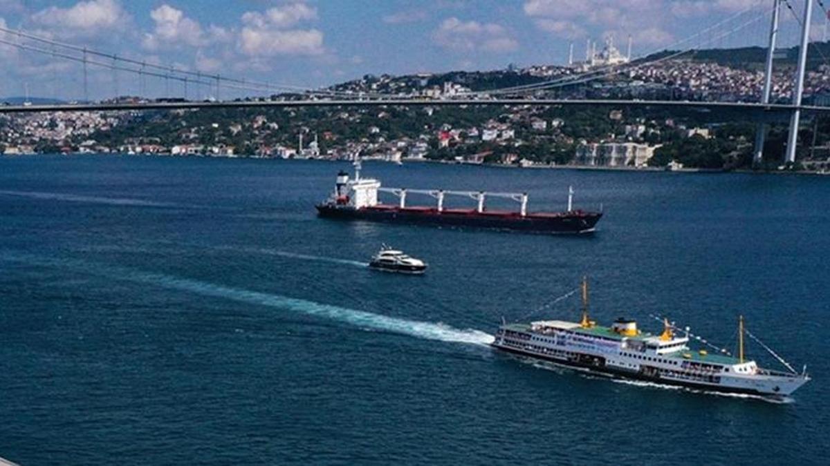İstanbul Boğazı'nda gemi trafiği askıya alındı