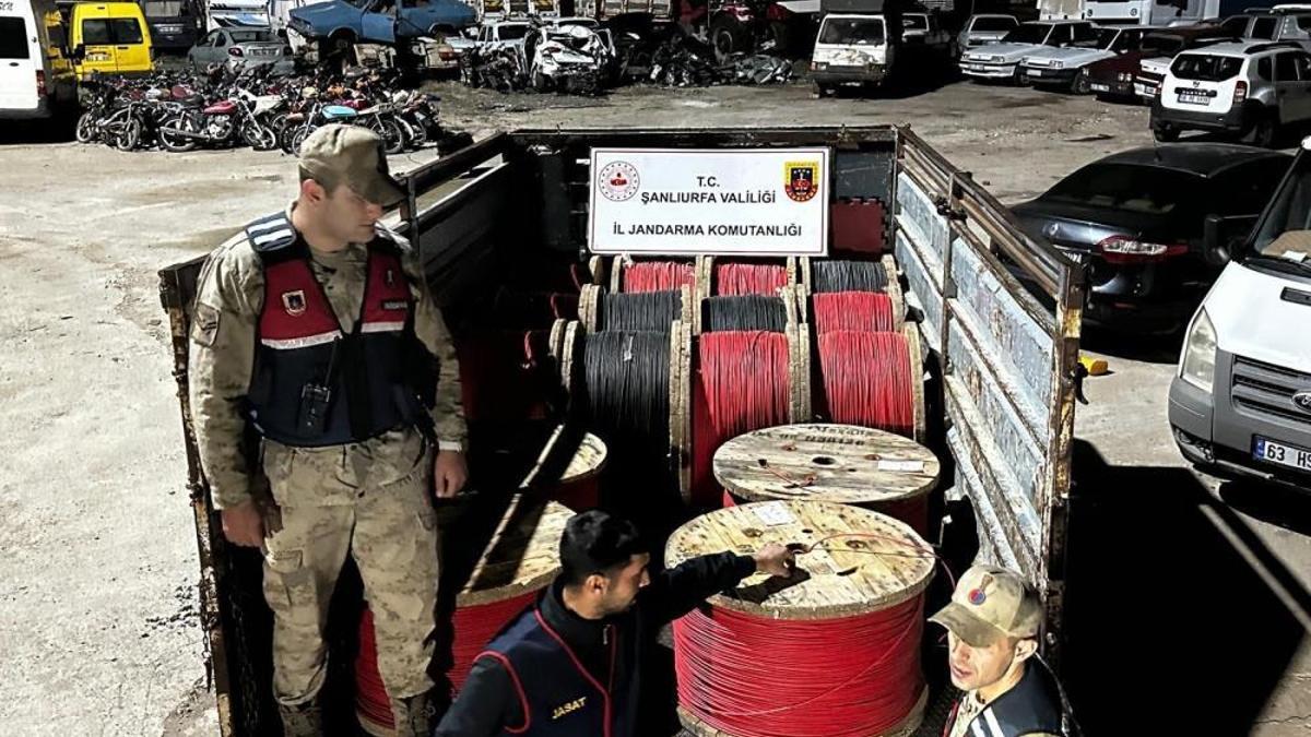 Şanlıurfa'da 6 milyon TL değerinde elektrik kablosu çalan şüpheliler yakalandı