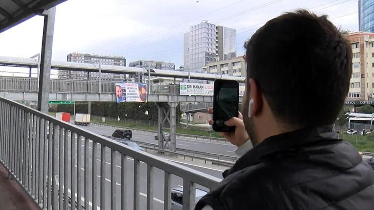 İstanbul'da bir üst geçide asılan pankartı gören sürücüler ve yayalar şaşkınlık yaşadı!