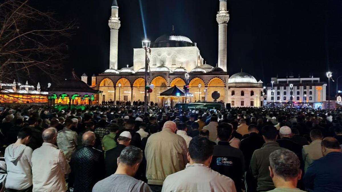 Tüm Türkiye'de Kadir Gecesi idrak edildi